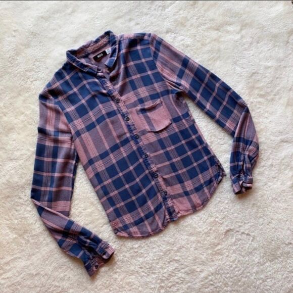 BDG Urban Outfitters Soft Button Down Shirt - Picture 2 of 8